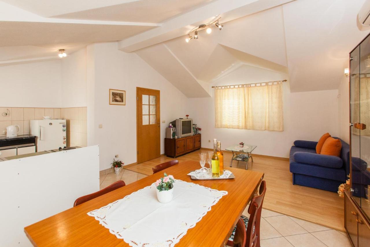 Holiday Home Beata Трогир Экстерьер фото