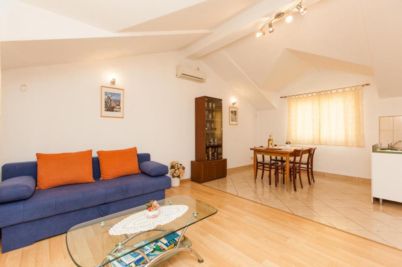 Holiday Home Beata Трогир Экстерьер фото